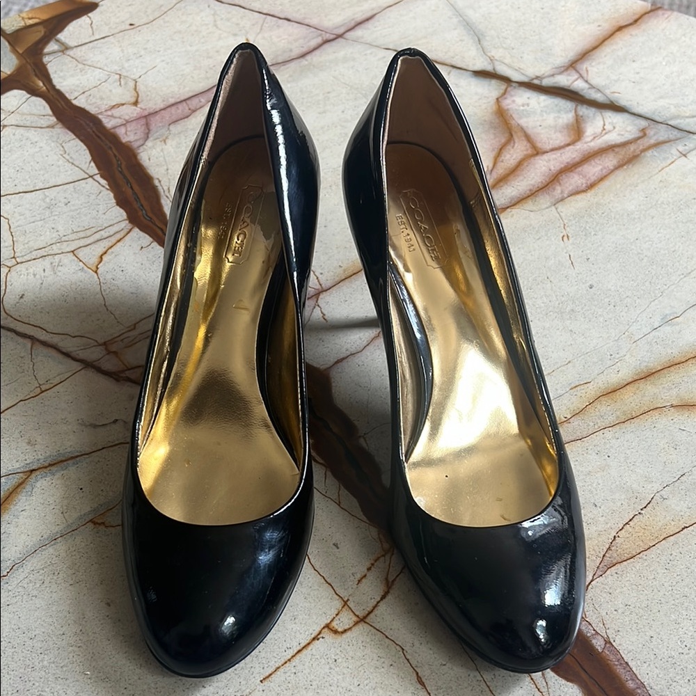 👠 Coach Black Patent Leather Pumps ✨ Timeless Elegance